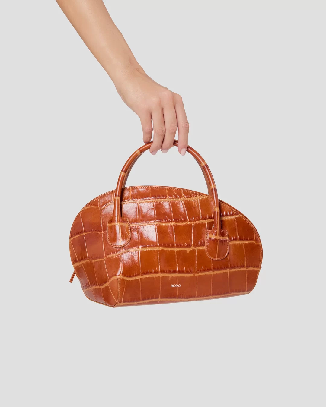 rodo-firenze-fw25-campagna-the-quiet-muse-01-studio-kubla